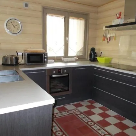 Chalet Besse-et-saint-anastaise-super Besse, 7 Pieces, 10 Personnes - Fr-1-395-38 Dağ evi *